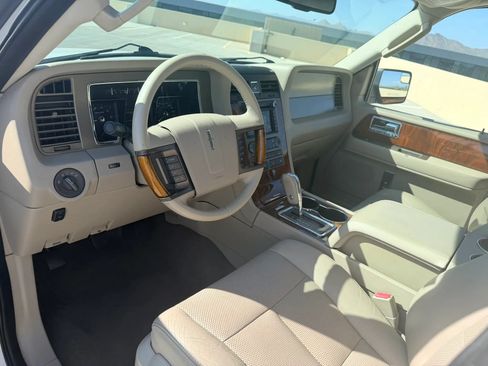 Used 2012 Lincoln Navigator L 2WD image 8