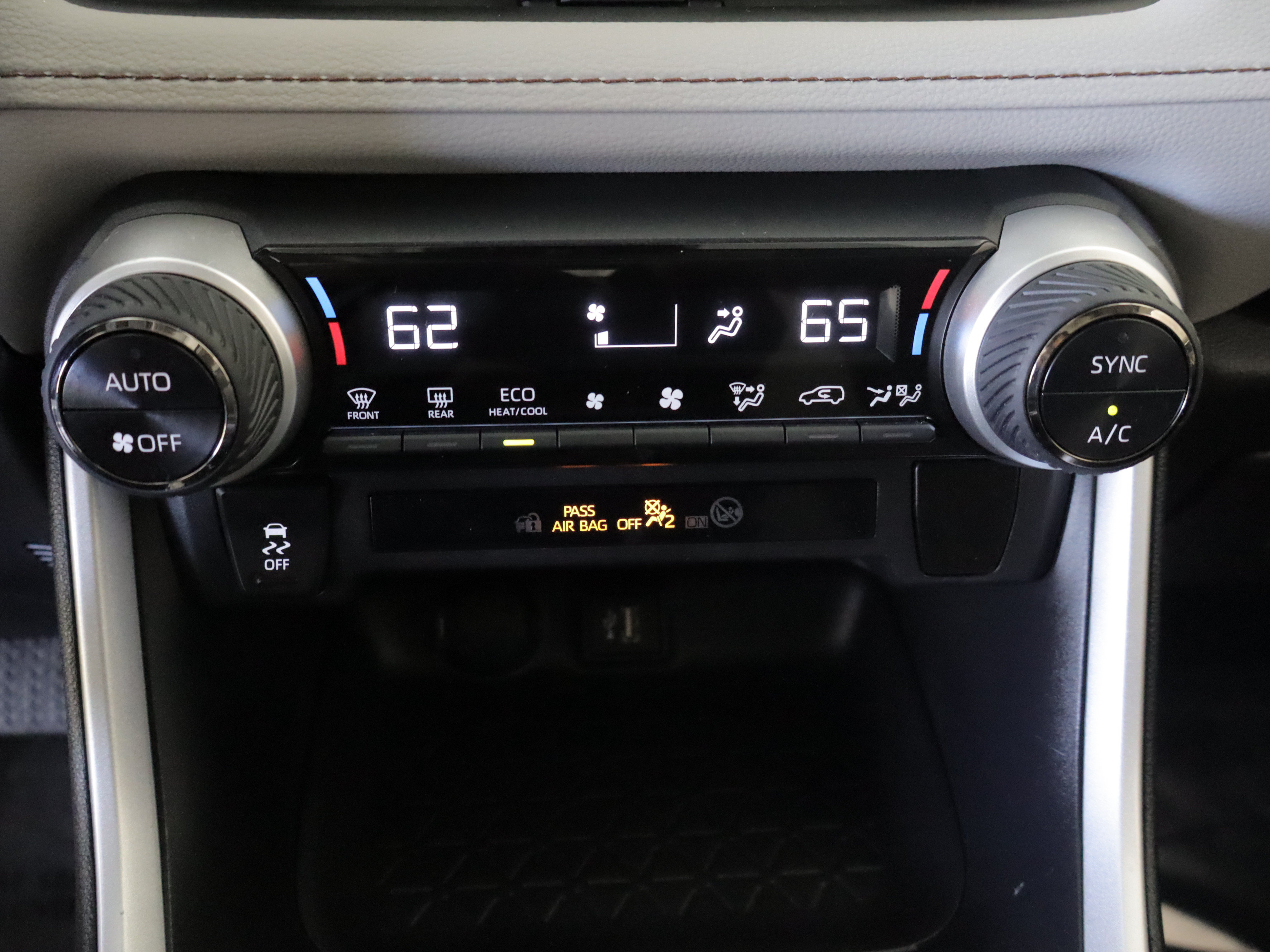 Used 2024 Toyota RAV4 XLE w/ Convenience Package AWD/4WD image 17