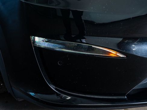 Used 2022 Tesla Model X Plaid image 19