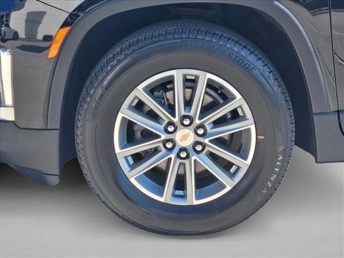 Used 2023 Chevrolet Traverse LT FWD image 23