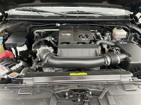 Used 2022 Nissan Frontier Pro-X image 14