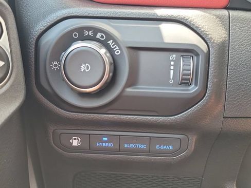 Used 2023 Jeep Wrangler Unlimited Rubicon 4xe AWD/4WD image 30