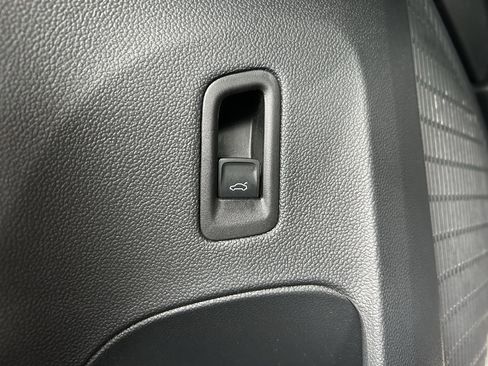 Certified 2025 Volkswagen Atlas Cross Sport SEL image 16