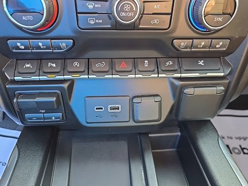 Used 2019 Chevrolet Silverado 1500 High Country image 27