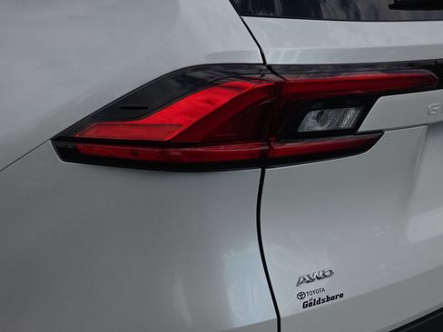 Used 2024 Toyota Grand Highlander Platinum AWD/4WD image 35