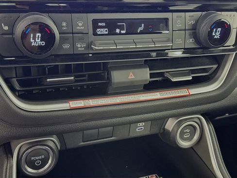 New 2026 Toyota Grand Highlander XLE image 18