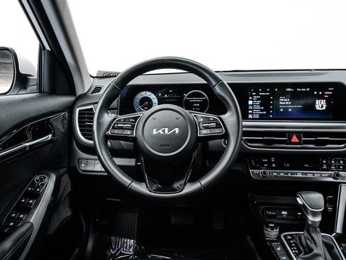 Used 2025 Kia Seltos EX FWD image 22