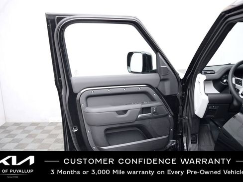 Used 2025 Land Rover Defender 110 S image 9