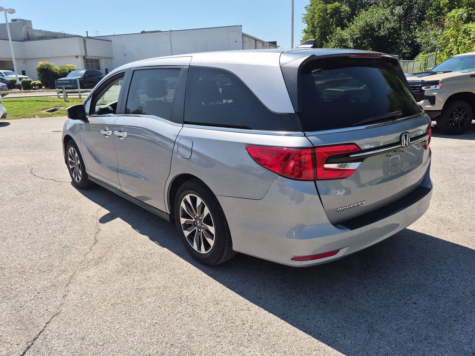 Used 2023 Honda Odyssey EX-L image 3
