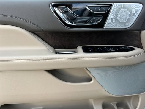 Used 2024 Lincoln Navigator L Reserve AWD/4WD image 12