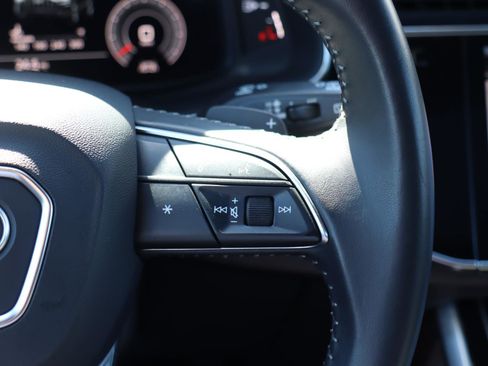 Used 2020 Audi Q8 Premium image 6