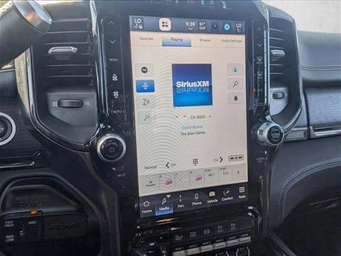 Used 2024 RAM 2500 Limited image 12