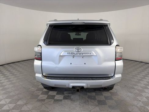 Used 2015 Toyota 4Runner SR5 AWD/4WD image 6