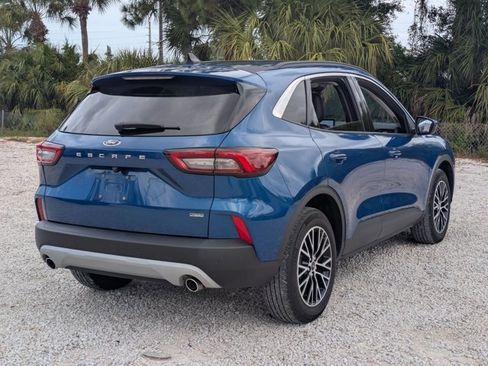 Used 2023 Ford Escape SE image 5