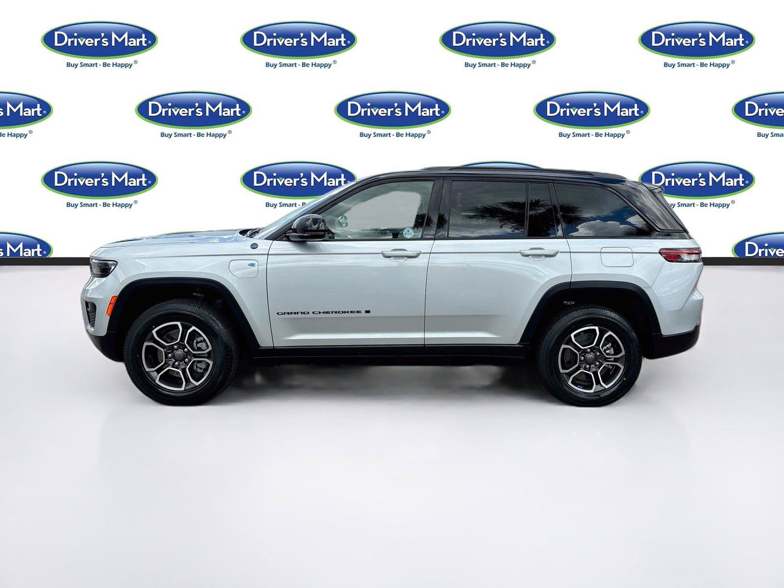 Used 2023 Jeep Grand Cherokee Trailhawk AWD/4WD image 4