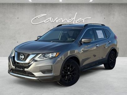 Used 2017 Nissan Rogue SV