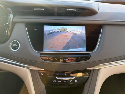 Used 2017 Cadillac XT5 Luxury w/ Driver Awareness Package FWD image 23