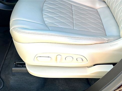 Used 2022 Buick Enclave Avenir w/ Avenir Technology Package image 15