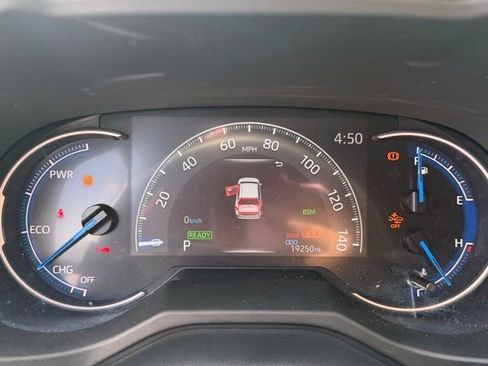 Used 2025 Toyota RAV4 XSE AWD/4WD image 14