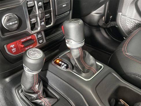 Used 2021 Jeep Gladiator Rubicon AWD/4WD image 32