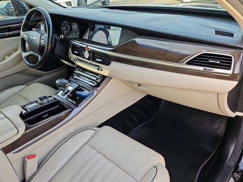 Used 2018 Genesis G90 3.3T Premium image 23