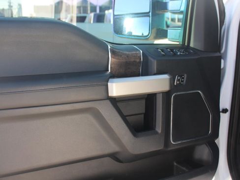 Used 2022 Ford F250 Lariat w/ Chrome Package AWD/4WD image 11