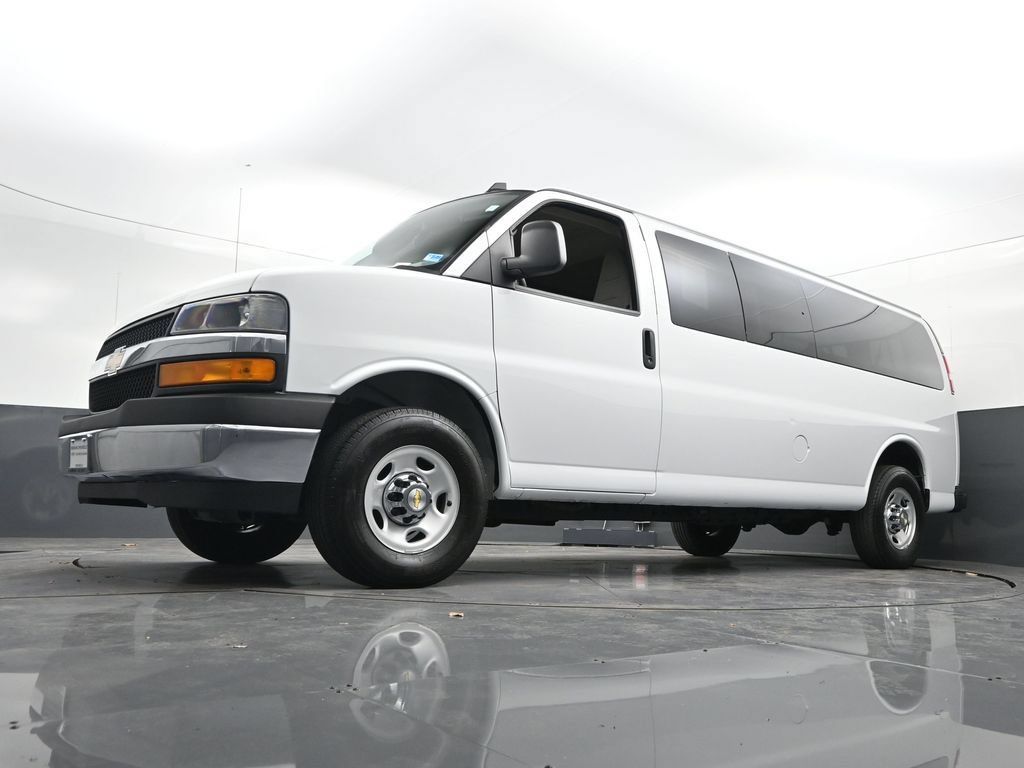 Certified 2024 Chevrolet Express 3500 LT w/ LT Preferred Equipment Group RWD image 29