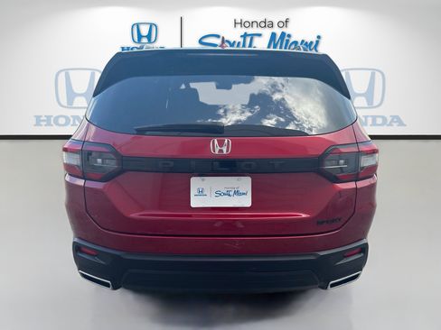 Certified 2024 Honda Pilot Sport image 6