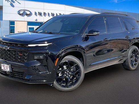 Used 2024 Chevrolet Traverse RS image 1