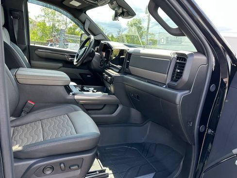 Used 2024 Chevrolet Silverado 2500 ZR2 w/ Technology Package AWD/4WD image 36