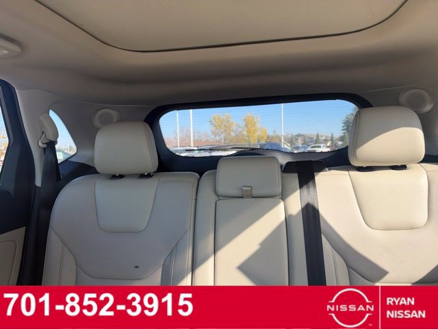 Used 2018 Ford Edge Titanium w/ Equipment Group 301A AWD/4WD image 14
