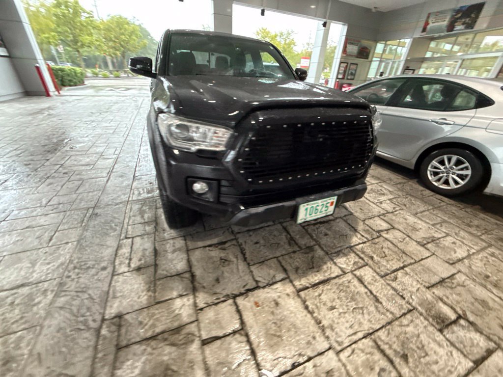 Used 2016 Toyota Tacoma TRD Off-Road w/ Towing Package AWD/4WD image 6