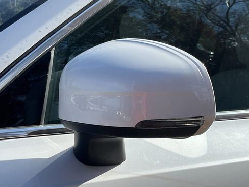 Used 2023 Volvo XC90 B5 Core w/ Protection Package Premier image 32