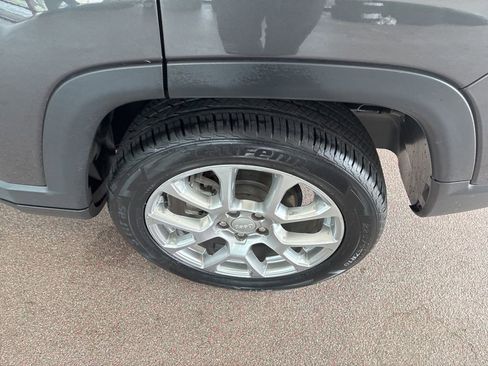 Used 2024 Jeep Compass Latitude AWD/4WD image 10