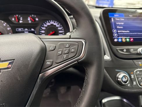 Used 2025 Chevrolet Malibu LT image 28