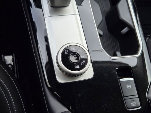 New 2026 Mitsubishi Outlander ES image 21