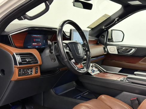 Used 2022 Lincoln Navigator L Reserve AWD/4WD image 19