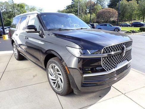 New 2025 Lincoln Navigator L Reserve image 15