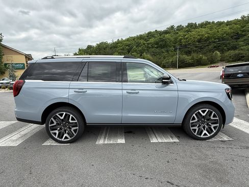 New 2026 Ford Expedition Platinum AWD/4WD image 4