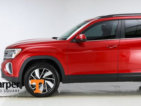 Used 2024 Volkswagen Atlas SE FWD image 3