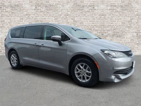 Used 2018 Chrysler Pacifica Touring w/ Security Group image 1