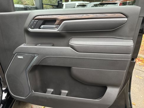 Used 2025 GMC Sierra 2500 SLT image 15