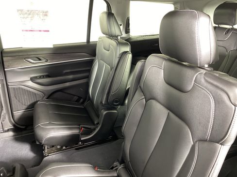 Used 2023 Jeep Grand Cherokee L Limited AWD/4WD image 29