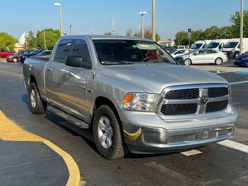 Used 2018 RAM 1500 Classic SLT image 2