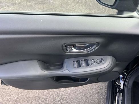 Used 2023 Honda HR-V LX image 14