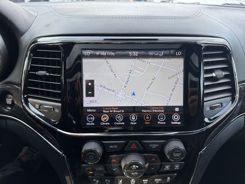 Used 2020 Jeep Grand Cherokee Overland AWD/4WD image 26