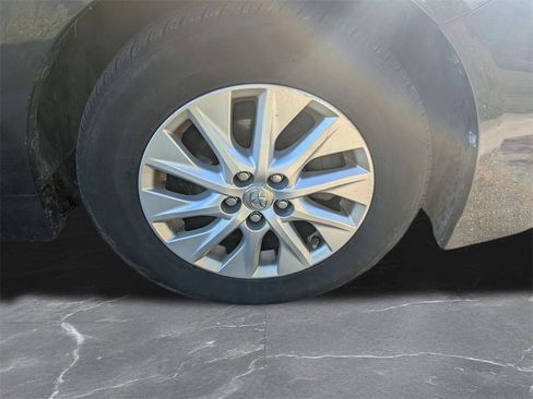 Used 2013 Toyota Prius Plug-In Hybrid image 27