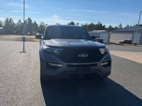 Used 2023 Ford Explorer ST-Line w/ Class IV Trailer Tow Package image 3