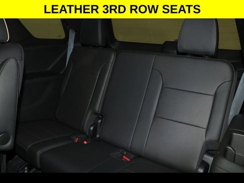 Used 2023 Chevrolet Traverse Premier image 10