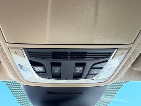 Used 2025 Acura MDX SH-AWD w/ Technology Package image 23
